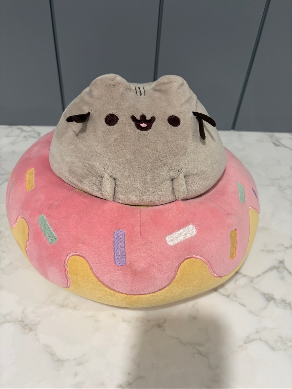 GUND Pusheen Big Donut Plush Floatie Claire’s Exclusive 12" Pink